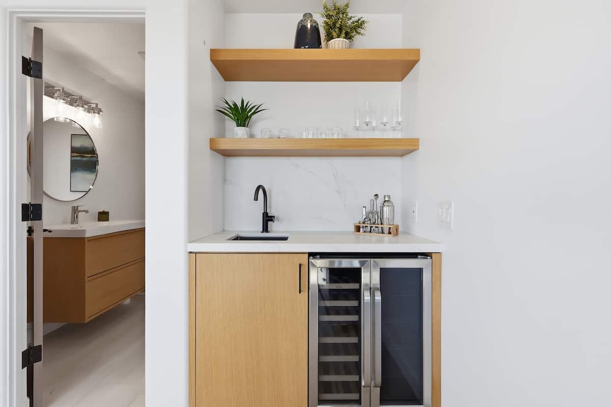 Wet bar and serving counter on the first floor